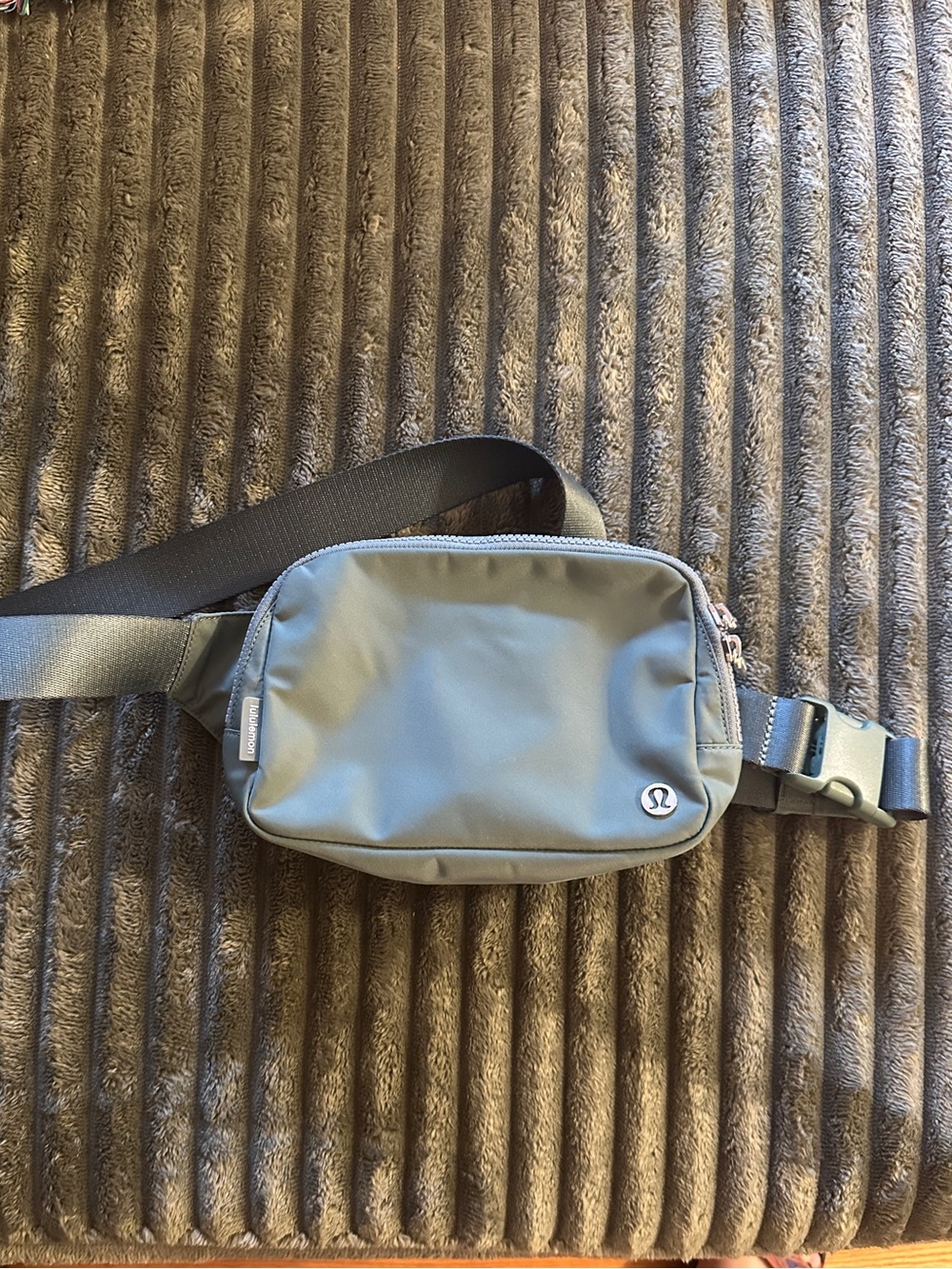 lululemon athletica Olive Green Waist/Belt Pack 2L